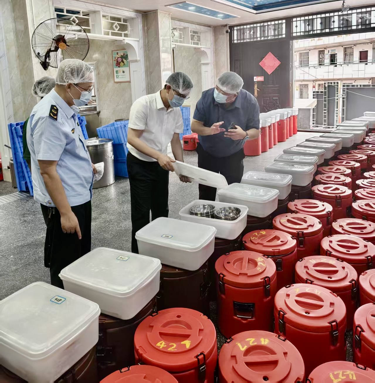 周润润深入大祥一中检查校园食品安全工作