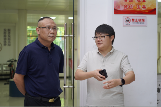 罗健康到翠园街道走访调研